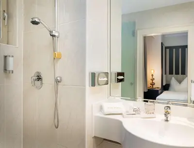 Ein Badezimmer in der Unterkunft elaya hotel vienna city center, Trademark by Wyndham