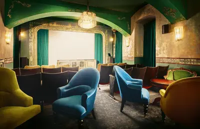 Ein Sitzbereich in der Unterkunft Max Brown Hotel 7th District, part of Sircle Collection
