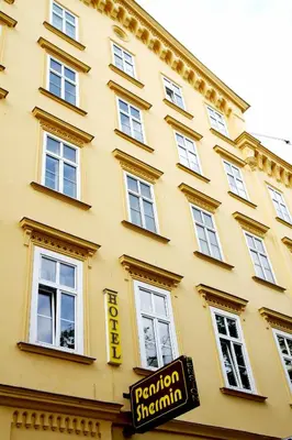 Das Gebäude in dem sich das Hotel befindet