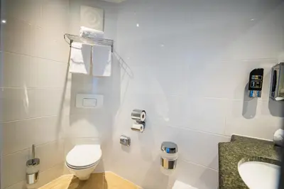 Ein Badezimmer in der Unterkunft LifeHotel Vienna Airport