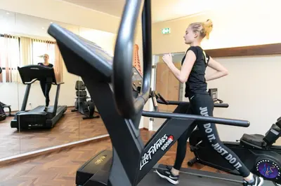 Das Fitnesscenter und/oder die Fitnesseinrichtungen in der Unterkunft Das Reinisch Hotel - near Vienna Airport