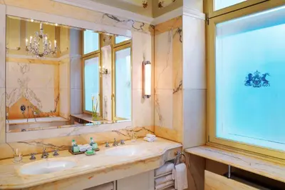Ein Badezimmer in der Unterkunft Hotel Imperial, a Luxury Collection Hotel, Vienna