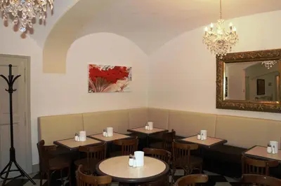 Ein Restaurant oder anderes Speiselokal in der Unterkunft Hotel Graf Stadion