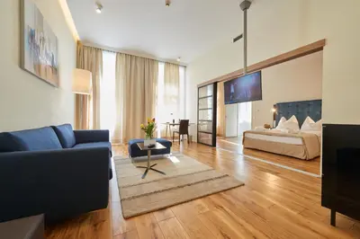 TV/Unterhaltungsangebot in der Unterkunft HiLight Suites Hotel