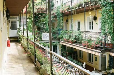 Das Gebäude in dem sich das Hotel befindet