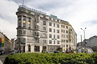 Das Gebäude in dem sich das Hotel befindet