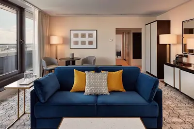 Ein Sitzbereich in der Unterkunft Hilton Vienna Park