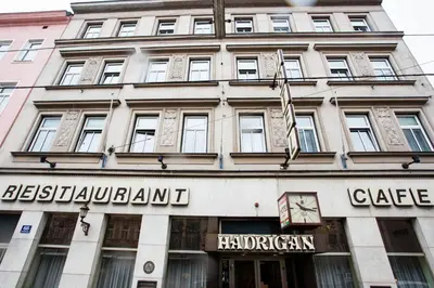 Das Gebäude in dem sich das Hotel befindet