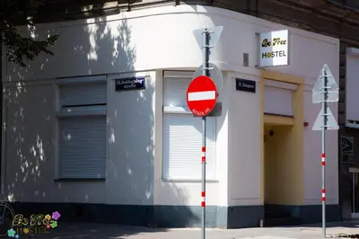 Ein Zertifikat, Auszeichnung, Logo oder anderes Dokument, das in der Unterkunft BeFree Hostel - Self-Service ausgestellt ist