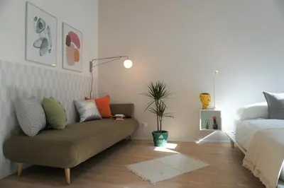 Ein Bett oder Betten in einem Zimmer der Unterkunft Modern 2Br Apartments - Full Kitchen - Schönbrunn Area - 15 Mins to City Center