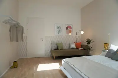 Ein Bett oder Betten in einem Zimmer der Unterkunft Modern 2Br Apartments - Full Kitchen - Schönbrunn Area - 15 Mins to City Center