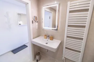 Ein Badezimmer in der Unterkunft Boutique Sky City Apt. with BALCONY / TOP SPOT