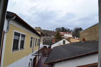 Das Gebäude in dem sich die Ferienwohnung befindet