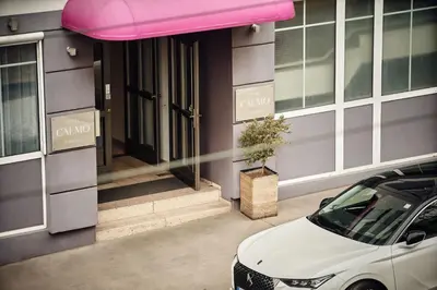 Das Gebäude in dem sich das Hotel befindet