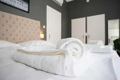 Ein Bett oder Betten in einem Zimmer der Unterkunft Bright ,cozy , central and cute studio in Vienna