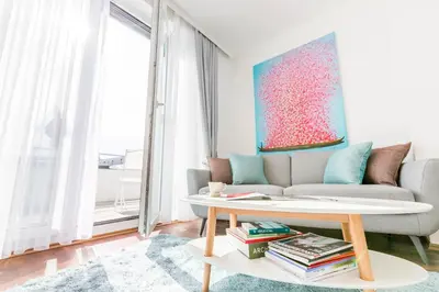 Ein Sitzbereich in der Unterkunft Simtown Suite Apartments