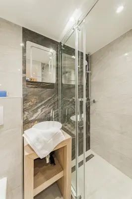 Ein Badezimmer in der Unterkunft ZEUS Design Mini Holliday Embel #23