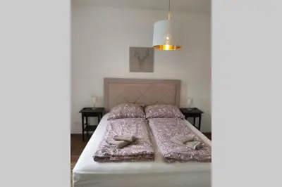 Ein Bett oder Betten in einem Zimmer der Unterkunft Lovely new 2 bedroom near hannovamarkt