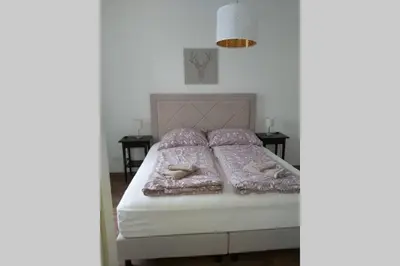 Ein Bett oder Betten in einem Zimmer der Unterkunft Lovely new 2 bedroom near hannovamarkt