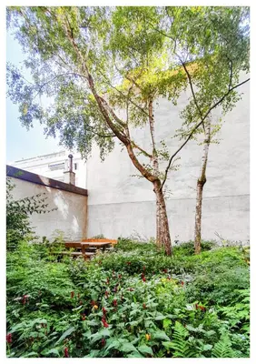 Ein Garten an der Unterkunft easy-flat Hyrtlgasse - Comfortable Value Apartments