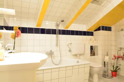 Ein Badezimmer in der Unterkunft AJO Apartments - Alte Donau Lake View Penthouse - Self-Check-in