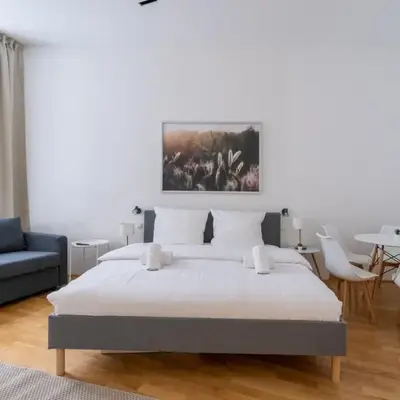 Stylish studio with air con & free parking