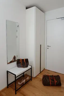 Grundriss der Unterkunft Triiiple Suites Level 22 mit Balkon und Tiefgarage