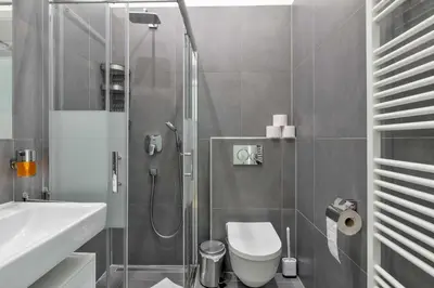 Ein Badezimmer in der Unterkunft 522 Mbit Wifi I Air Conditioning I Free Parking