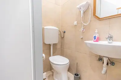 Ein Badezimmer in der Unterkunft Attractive Apartment near Wiener Stadthalle