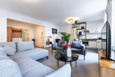 Küche/Küchenzeile in der Unterkunft Experience Central Vienna from a Stylish and Modern Apartment
