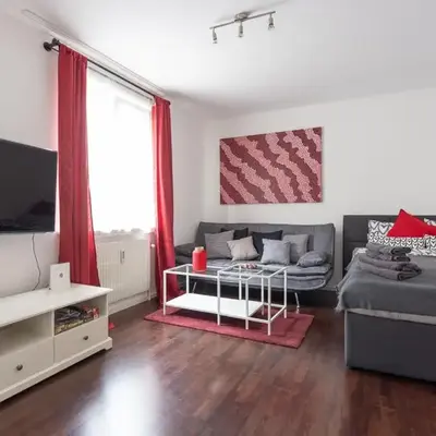 NEW ShalalaLiving Vienna - Lovenest or Workspace near Schönbrunn BG