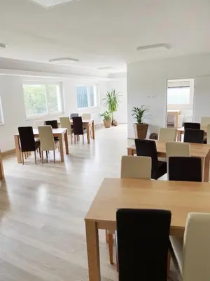 Ein Sitzbereich in der Unterkunft Gästezimmer Ödenburgerstraße