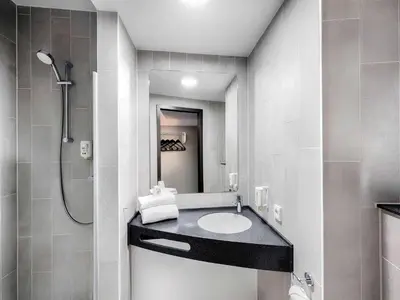 Ein Badezimmer in der Unterkunft B&B Hotel Wien-Stadthalle