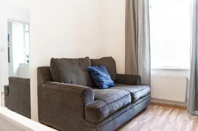 Ein Sitzbereich in der Unterkunft Pleasant 3 private rooms in shared Apartment- Ideal for short & Longstays