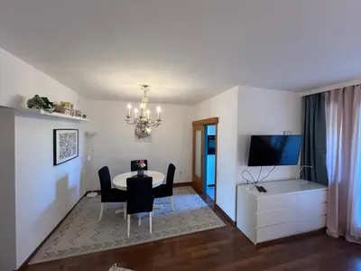 TV/Unterhaltungsangebot in der Unterkunft Stylish Youthful Condo in the Heart of Mödling, Fiatalos Boldog Otthon Mödling Szivében
