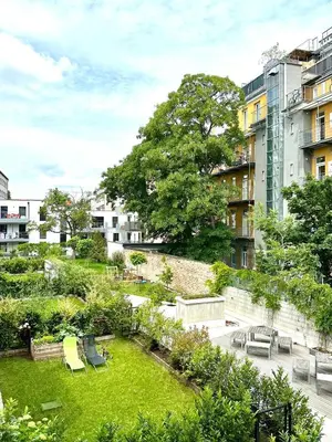 Ein Garten an der Unterkunft Vienna Sunny Side Up Apartments