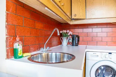 Grundriss der Unterkunft Perfectly situated 2BR shared Apt- ideal for short & Longstays