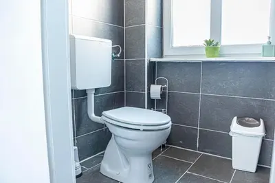 Grundriss der Unterkunft Perfectly situated 2BR shared Apt- ideal for short & Longstays