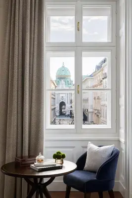 Ein Sitzbereich in der Unterkunft Rosewood Vienna