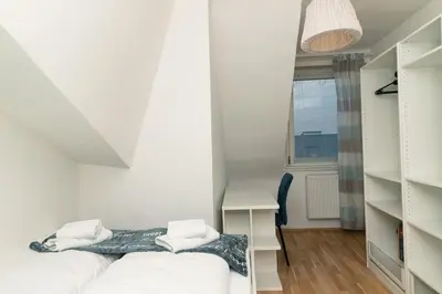 Ein Bett oder Betten in einem Zimmer der Unterkunft Milky Way Top Floor 2-bedroom Apartment air condition