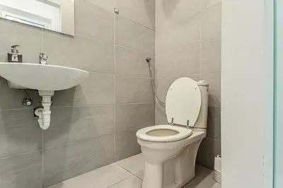 Ein Badezimmer in der Unterkunft Gorgeous 1BR Apt near AKH Hospital