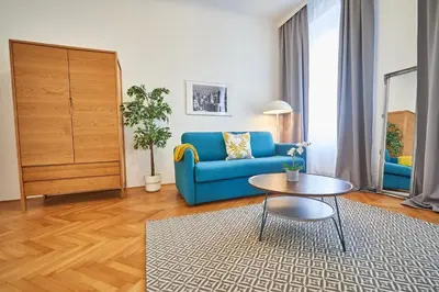Ein Sitzbereich in der Unterkunft Renovated & Cozy - Close to Museumsquartier