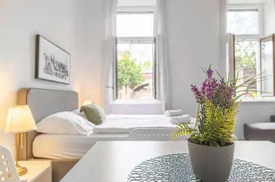 Ein Sitzbereich in der Unterkunft Attractive 2 BR Apt near Vienna AKH Ideal for All