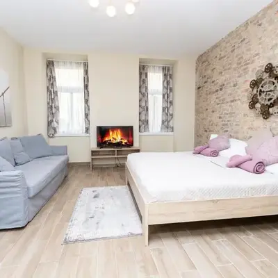 Comfortable romantic 1 bedroom apartment near Augarten