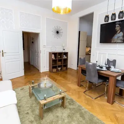 Austrian designed Home close to city centre