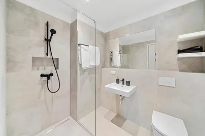 Ein Badezimmer in der Unterkunft VibeStudio 302- Central Vienna 1090 - 50m2 - Self Check-In - AC