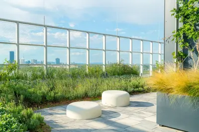 Ein Garten an der Unterkunft Vienna Residence, Marina Tower - Danube