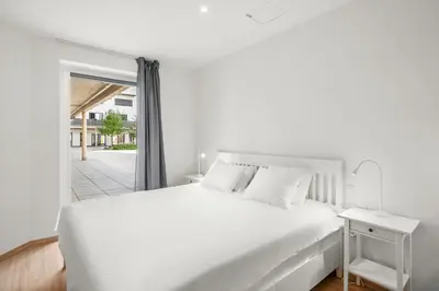 Ein Bett oder Betten in einem Zimmer der Unterkunft VibeStudio 405 - Central Vienna 1090 - 50m2 - Self Check-In - AC
