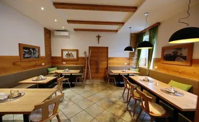 Ein Sitzbereich in der Unterkunft Gasthof Prinz