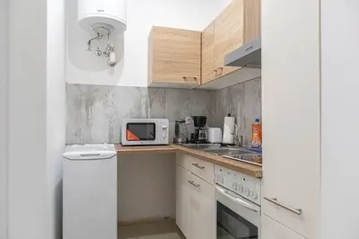 Küche/Küchenzeile in der Unterkunft Central 2BR Apartment Bright & Spacious
